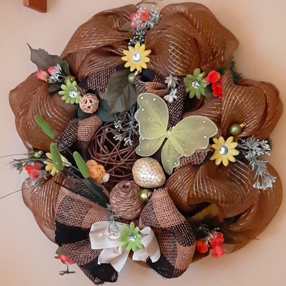 Gorgeous Nature-Inspired Handmade Wreath